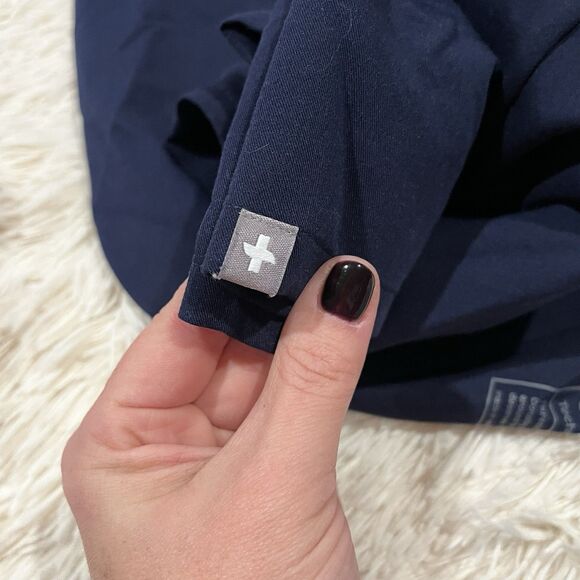 Figs Technical Collection Scrub Top Large Navy Blue Casma 3 Pocket Top - Picture 10 of 10